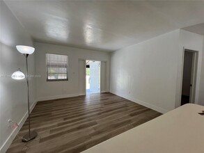10515 NW 12th Ave-Unit -10517 in Miami, FL - Building Photo - Building Photo