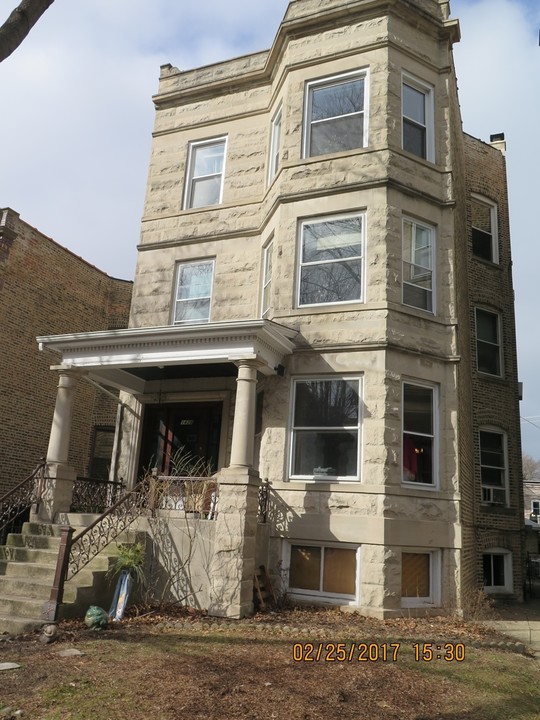 1428 W Balmoral Ave in Chicago, IL - Building Photo