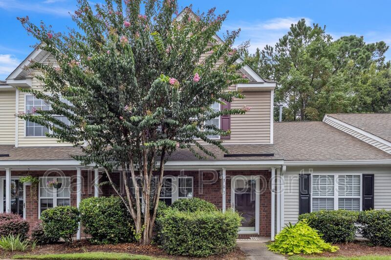 303 Yellow Hawthorn Cir in Summerville, SC - Building Photo