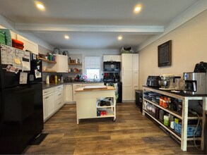 121 E Main St in Yarmouth, ME - Building Photo - Building Photo