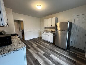 219 Frederick St in Bristol, CT - Building Photo - Building Photo