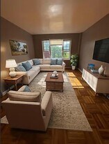 230 Pelham Rd in New Rochelle, NY - Building Photo
