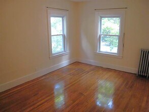 33 Chester St in Somerville, MA - Foto de edificio - Building Photo