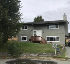 9001 Shaun Landing Cir, Unit B in Anchorage, AK - Building Photo