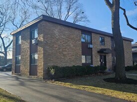 765 Waikiki Dr in Des Plaines, IL - Building Photo