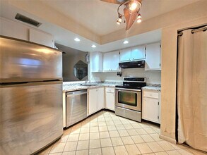 1460 NW 80th Ave in Margate, FL - Building Photo - Building Photo