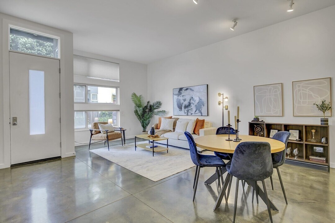 4 Ealing Ln in Oakland, CA - Building Photo
