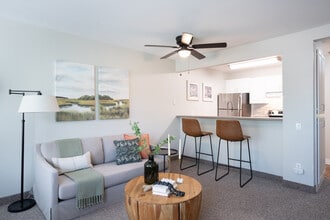 Carlton Senior Living Concord in Concord, CA - Building Photo - Interior Photo