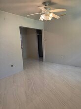 660 NE 132nd St, Unit Beautiful 1-Bed Apartment in North Miami, FL - Building Photo - Building Photo