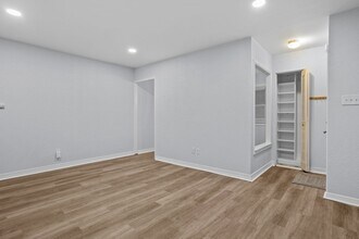 321 Hospital Dr in Virginia Beach, VA - Building Photo - Building Photo