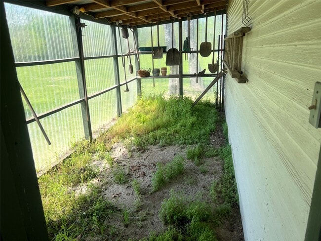 property at 618 Bayridge Rd