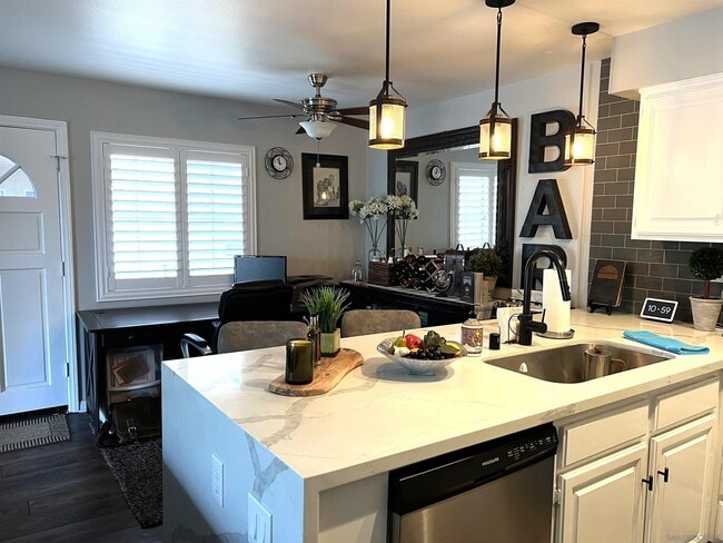 6970 Ballena Way in Carlsbad, CA - Building Photo - Building Photo