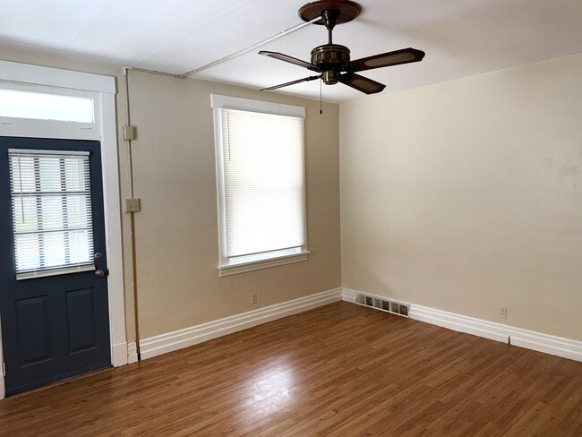 507 N 7th St in Clairton, PA - Foto de edificio - Building Photo