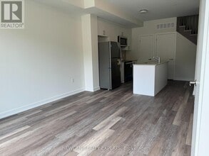 3538 Colonial Dr in Mississauga, ON - Building Photo - Building Photo