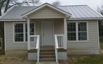 704 Leonard Dr in Bryan, TX - Building Photo