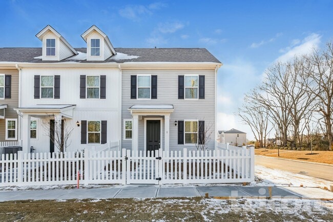 property at 1 Beautyberry St