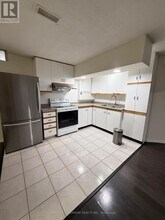 5932 Hemingway Rd in Mississauga, ON - Building Photo - Building Photo