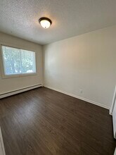 1465 Meadowview Dr in Marion, IA - Building Photo - Building Photo