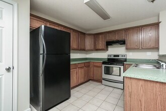 305 Village Dr in Oakland, TN - Building Photo - Building Photo