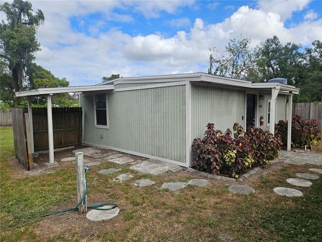 5314 Oakwood Ct in Tampa, FL - Building Photo - Building Photo