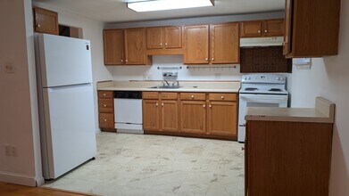 12618 Pinecrest Rd in Herndon, VA - Building Photo - Building Photo
