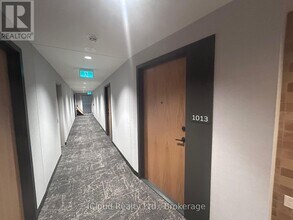 2495 Eglinton Ave W in Mississauga, ON - Building Photo - Building Photo