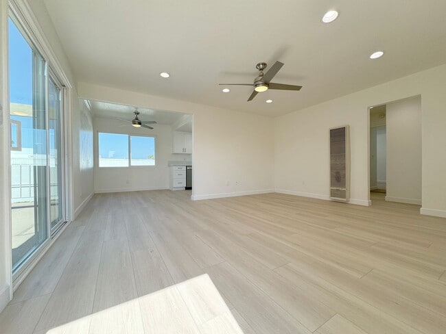 7241 Elk Cir in Huntington Beach, CA - Building Photo - Building Photo