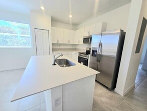 1134 SE 2nd St in Florida City, FL - Building Photo - Building Photo