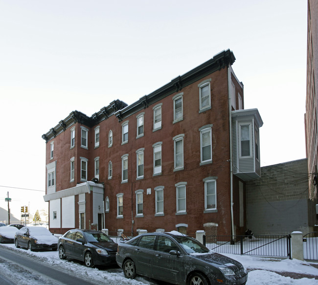 641 N 15th St in Philadelphia, PA - Foto de edificio - Building Photo