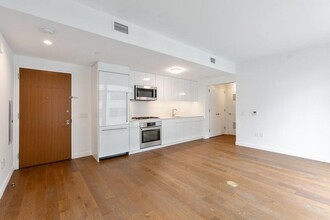 99 Hudson St in Jersey City, NJ - Building Photo - Building Photo