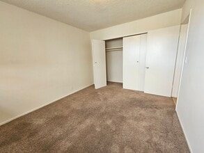 Sunvue Place-1150 in Los Angeles, CA - Building Photo - Interior Photo