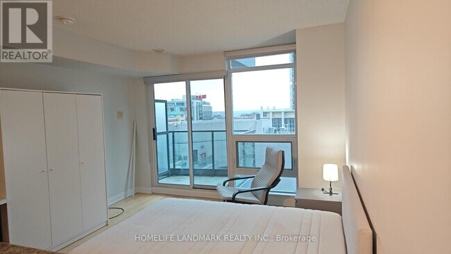600 Fleet St in Toronto, ON - Building Photo - Building Photo