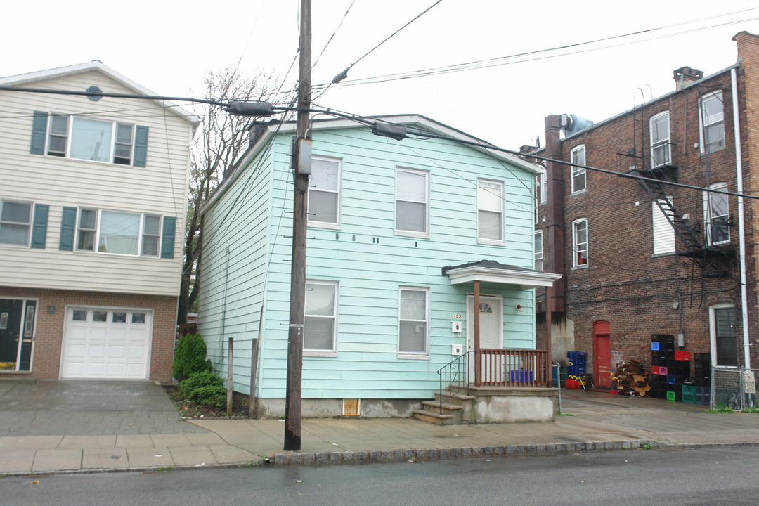 109 Washington St in Perth Amboy, NJ - Foto de edificio