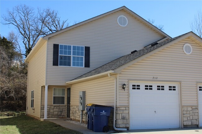 property at 712 Woodside Creek Dr