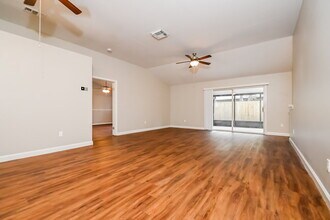 4012 Quail Briar Dr in Valrico, FL - Foto de edificio - Building Photo