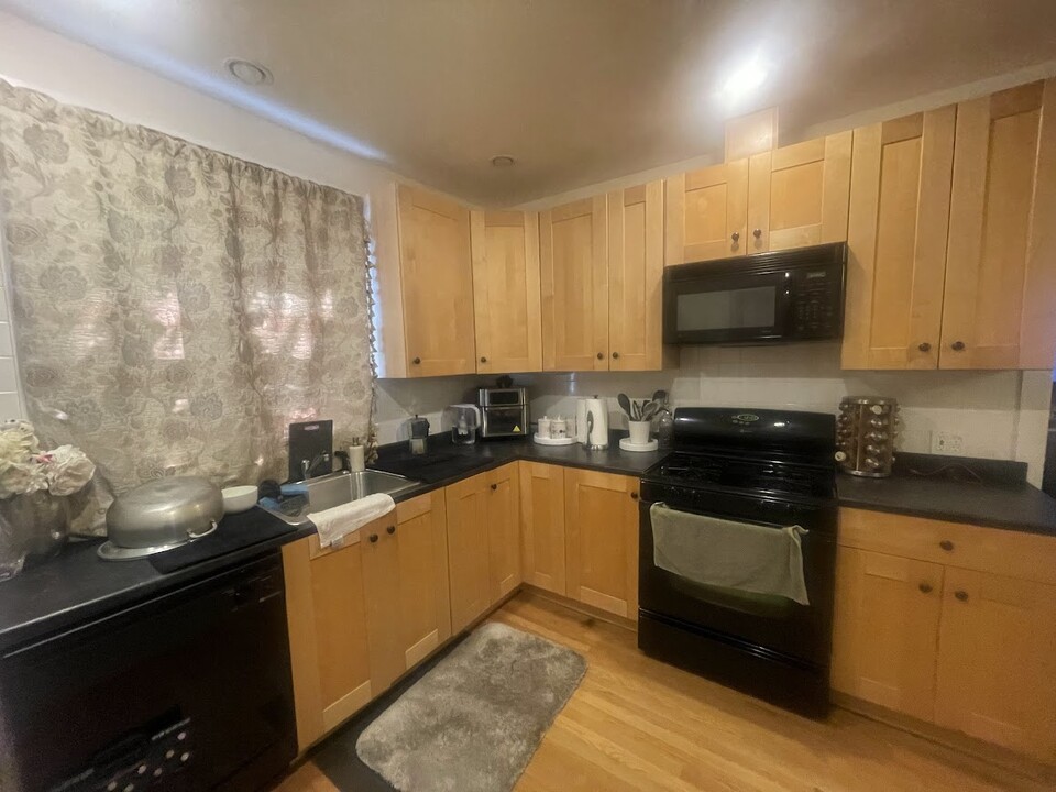 169 River St in Newton, MA - Building Photo