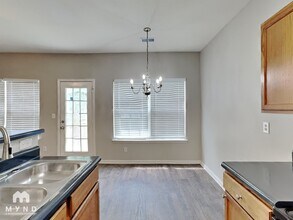 2877 Windsor Forrest Ct in Atlanta, GA - Building Photo - Building Photo