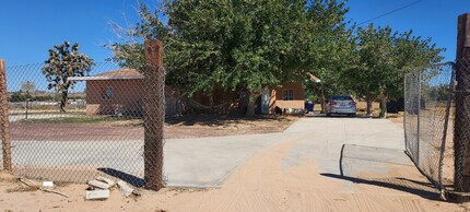 11825 Cottontail Ln in Apple Valley, CA - Building Photo - Building Photo