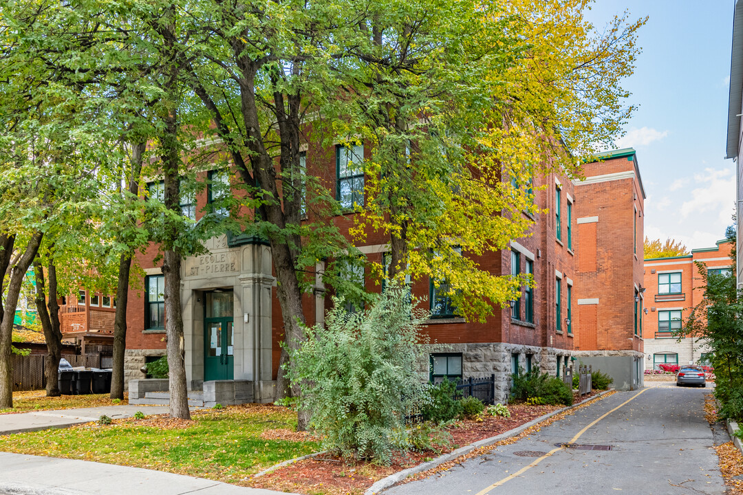 Sandy Hill Apartments in Ottawa, ON - Building Photo