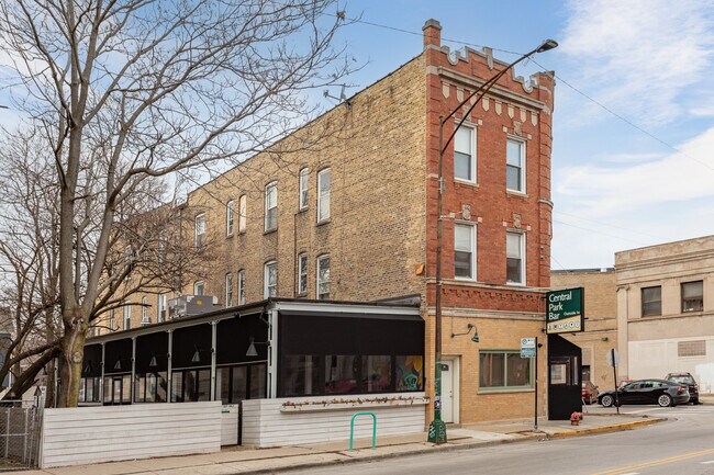2924 N Central Park Ave in Chicago, IL - Foto de edificio - Building Photo