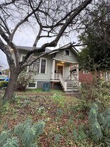 410 NE 56th Ave in Portland, OR - Building Photo