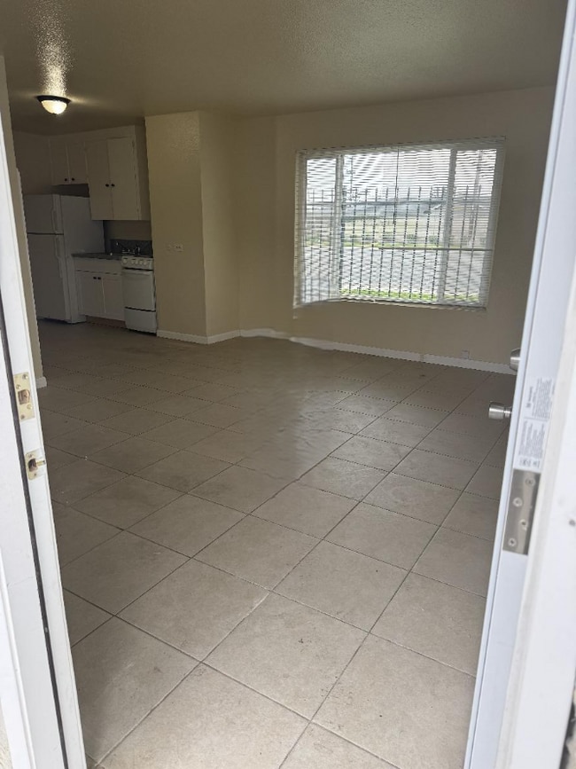 1261 E Bellevue Rd in Atwater, CA - Building Photo - Building Photo