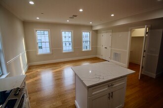 276 Athens St, Unit PH in Boston, MA - Building Photo - Building Photo