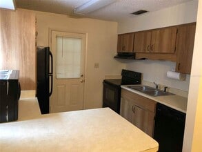 3225 Julia Ct in Lakeland, FL - Building Photo - Building Photo