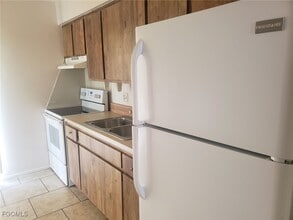 622 SE 13th Ct in Cape Coral, FL - Building Photo - Building Photo