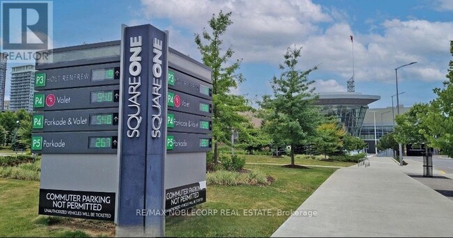 223-2223 Webb Dr in Mississauga, ON - Building Photo - Building Photo
