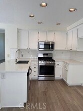 35 Shorecliff in Aliso Viejo, CA - Foto de edificio - Building Photo