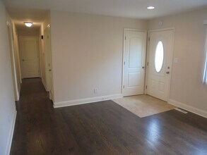 66 Barrow Dr in Crystal Lake, IL - Building Photo - Building Photo