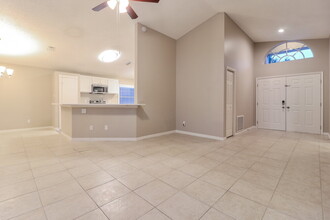 1824 Tinsmith Cir in Lutz, FL - Building Photo - Building Photo