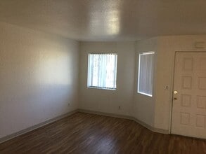1025 W Boone St in Santa Maria, CA - Building Photo - Building Photo